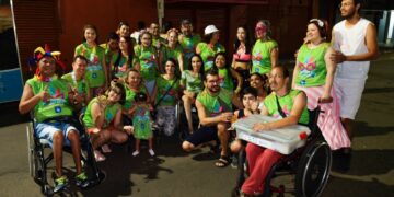 Bloco carnavalesco “Nada sobre nós sem nós” promove inclusão e alegria 