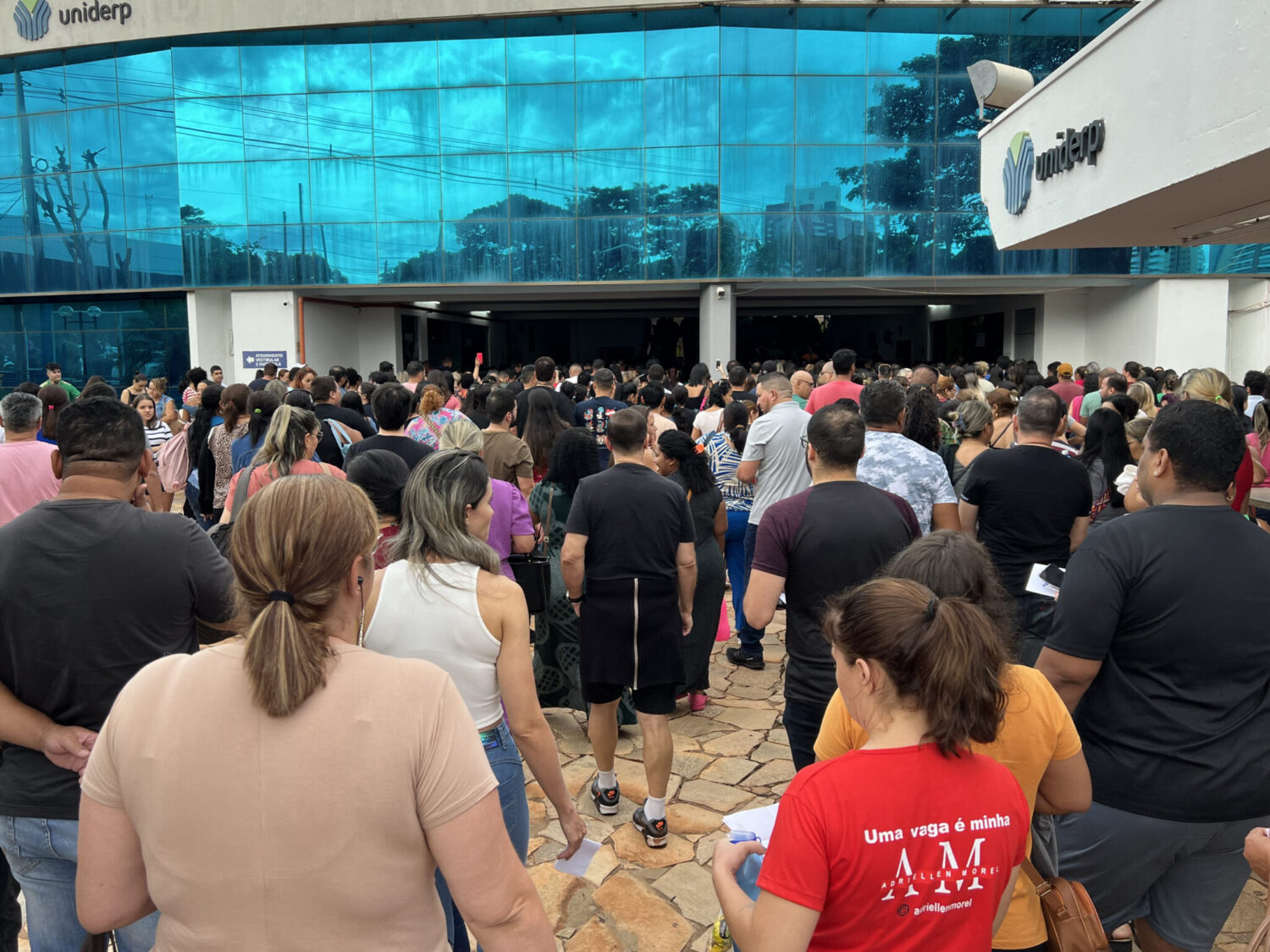 Concurso para professor da Reme tem mais de 20 mil inscritos; provas acontecem neste domingo