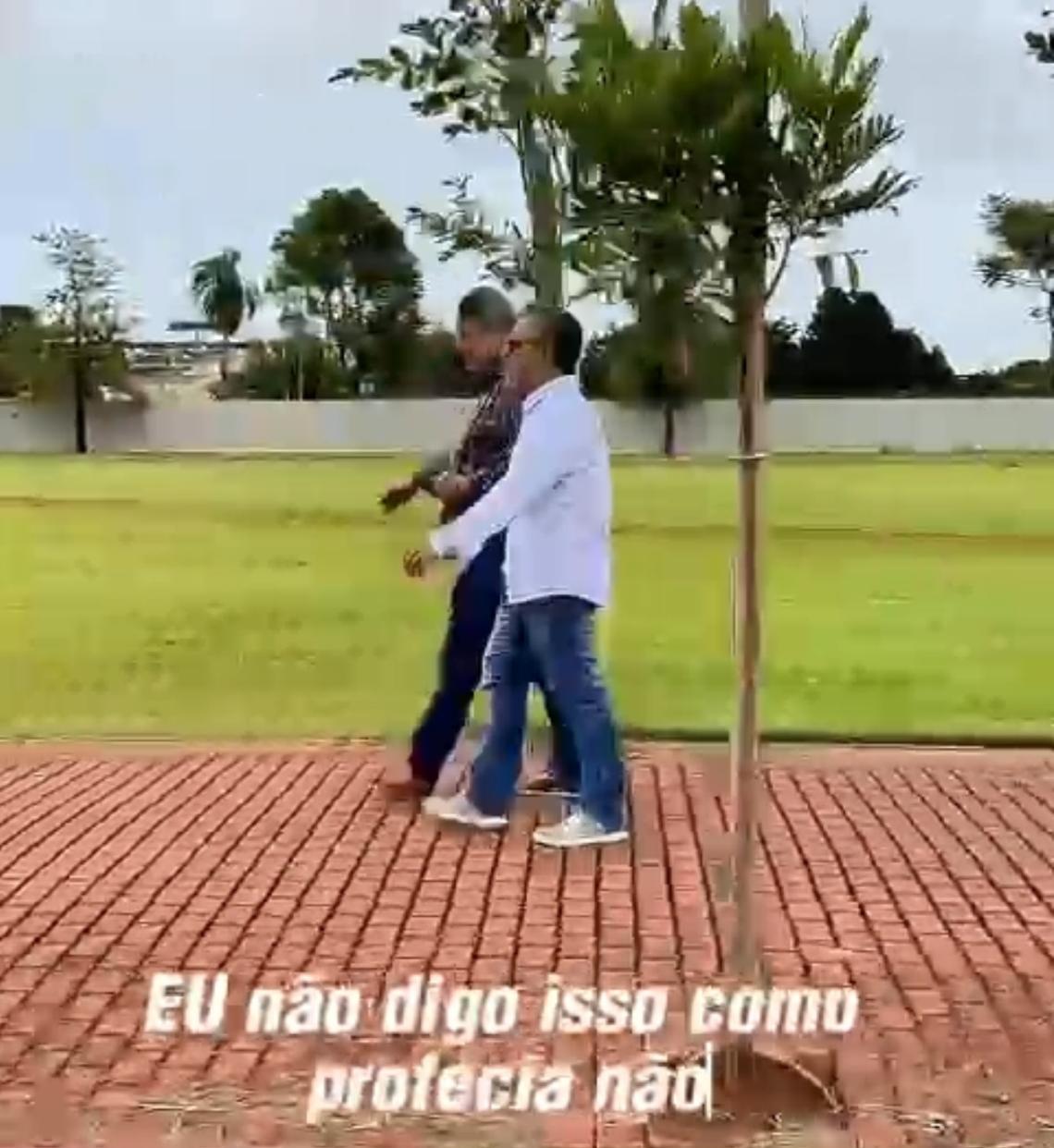 Pastor bolsonarista pré candidato a vereador faz vídeo em cemitério fala sobre ‘m*rte de velhas raposas’ 