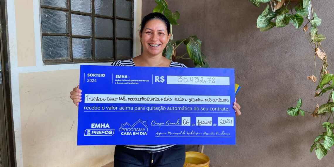 “Hoje eu posso dizer que a casa é minha”, comemora primeira contemplada com quitação integral de imóvel pela Prefeitura