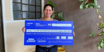 “Hoje eu posso dizer que a casa é minha”, comemora primeira contemplada com quitação integral de imóvel pela Prefeitura