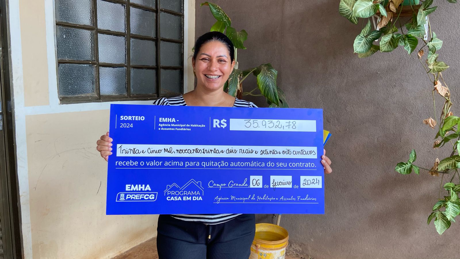 “Hoje eu posso dizer que a casa é minha”, comemora primeira contemplada com quitação integral de imóvel pela Prefeitura