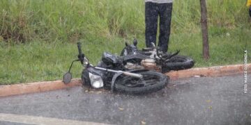 Militar fica em estado grave após colisão no Piratininga 
