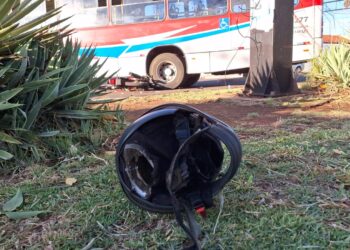 Sábado trágico: dois motociclistas m*rrem em diferentes pontos da Capital ao baterem moto em ônibus; veja vídeos