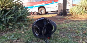 Sábado trágico: dois motociclistas m*rrem em diferentes pontos da Capital ao baterem moto em ônibus; veja vídeos