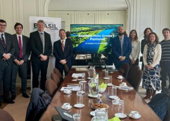 Governo de MS apresenta Lei do Pantanal para executivos, ONGs e autoridades da União Europeia