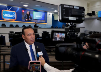 Projeto que cria super secretaria e extingue pastas de “humanas” terá emendas e Carlão quer “mais discussão”