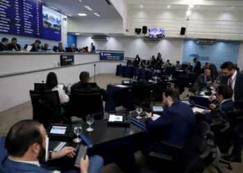 Vereadores votam cinco Vetos e quatro Projetos na sessão ordinária desta quinta-feira