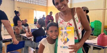 Prefeitura entrega contratos de regularização fundiária para famílias de cinco bairros de Campo Grande