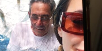 Com direito a cerveja na boca, prefeito de MS é flagrado com garotas em pool party em Corumbá