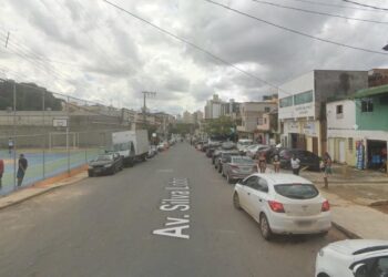 Luta de Popstars! Michael Jackson é esfaqueado em briga com irmãos Leandro e Leonardo