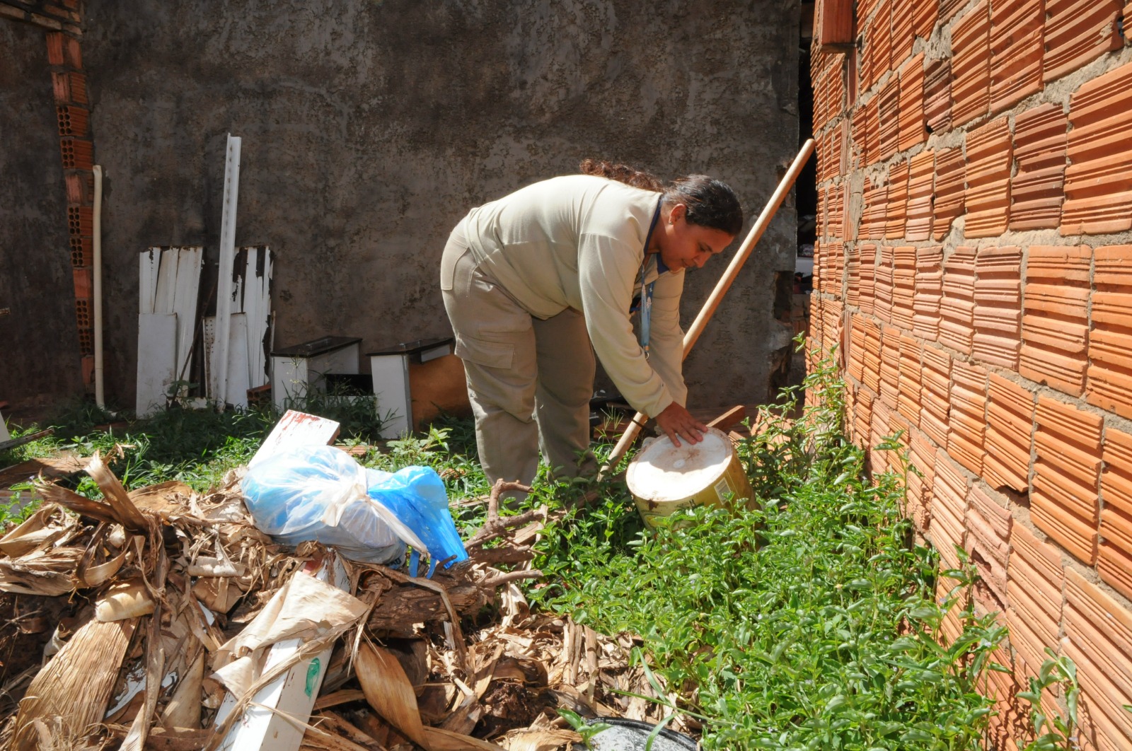 Prefeitura intensifica fiscalizações em terrenos baldios