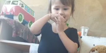 Vídeo: câmera flagra momento em que genitora e padrasto abandonam mala usada para esconder corpo de menina de 3 anos em SC