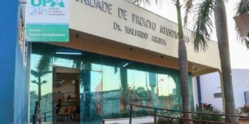 Corrigido a “tapas”, menino de 4 anos tem fêmur quebrado e PM é acionada em UPA
