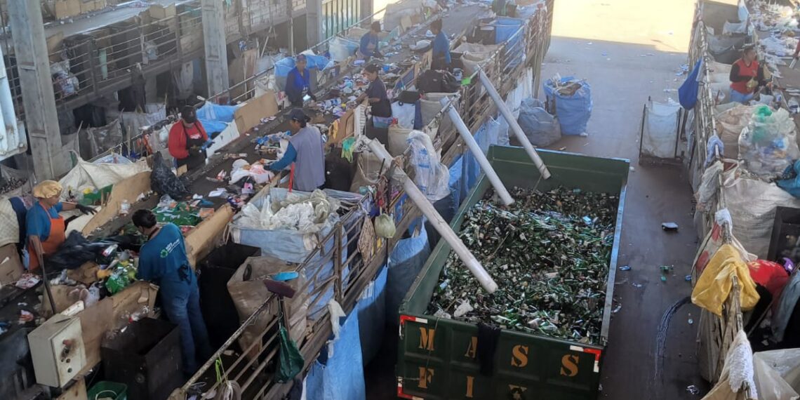 FAC doa 2,7 toneladas de materiais coletados no 11º Drive-Thru da Reciclagem