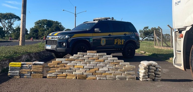 PRF apreende mais de 120kg de drogas na BR-163