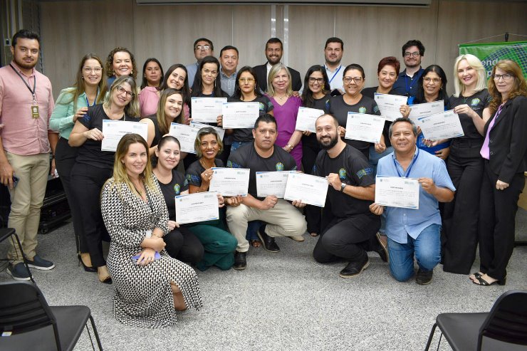 Servidores  concluem curso de Libras e garantem atendimento democrático na ALEMS