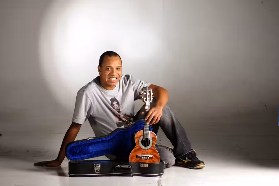 Aos 51 anos morre Anderson Leonardo vocalista do grupo Molejo sucesso nos anos 90 
