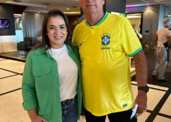 Bolsonaro e Adriane se encontram no RJ e estreitam laços para apoio nas eleições municipais
