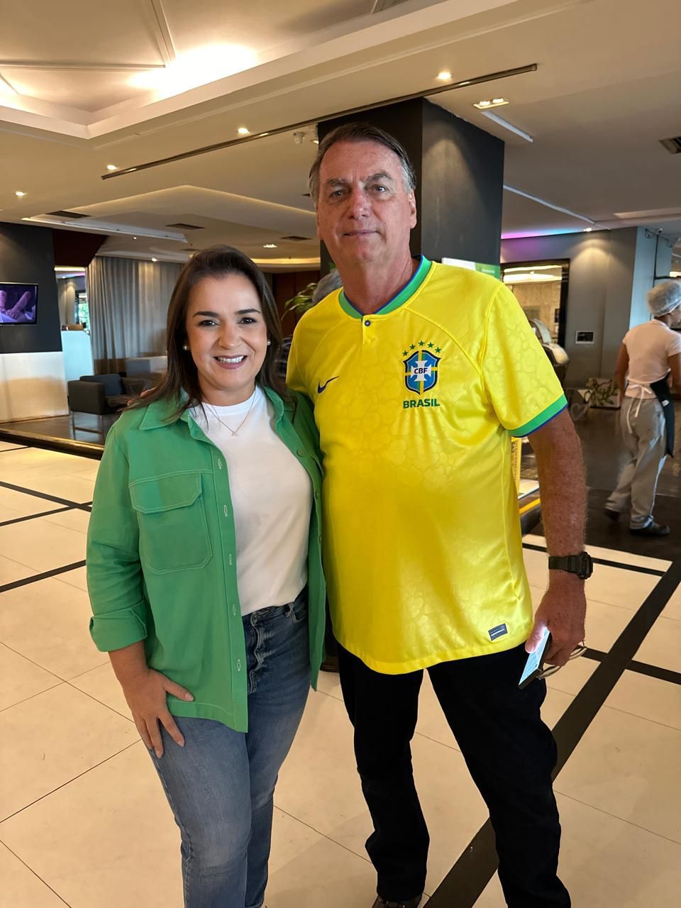 Bolsonaro e Adriane se encontram no RJ e estreitam laços para apoio nas eleições municipais