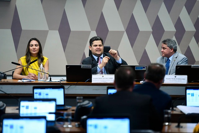 CCJ aprova PEC da autonomia da Polícia Científica no Senado
