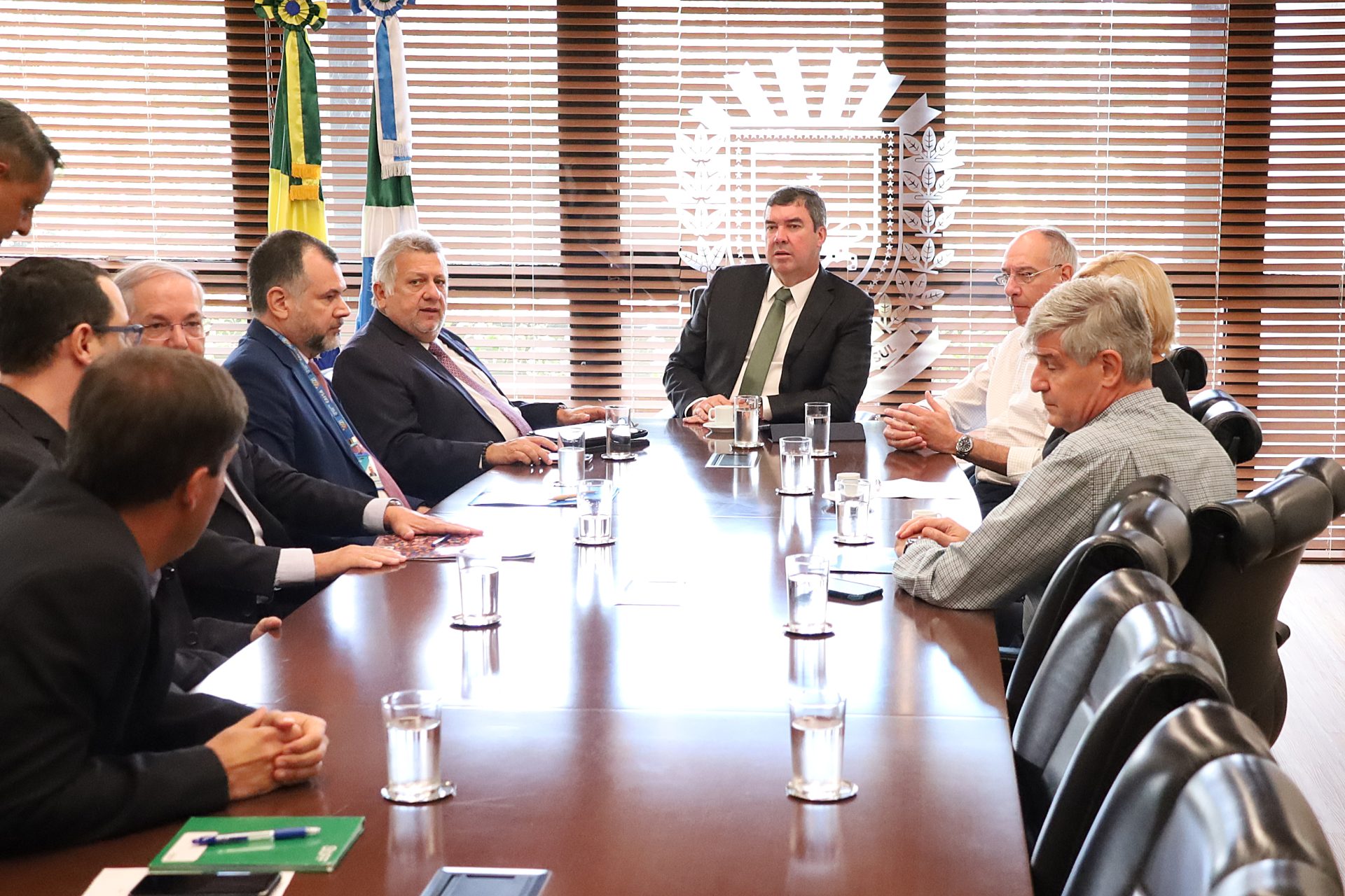 Governo de MS e Caixa identificam projetos à medida que ações habitacionais e de saneamento básico se expandem