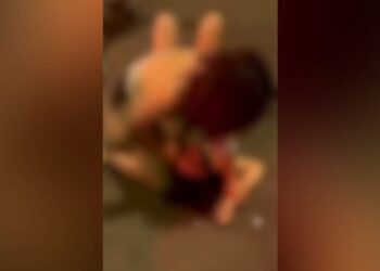 Vídeo: mulheres brigam em frente a conveniência na Júlio de Castilho 