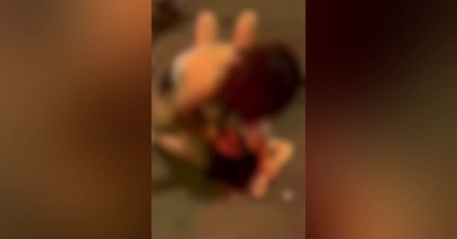 Vídeo: mulheres brigam em frente a conveniência na Júlio de Castilho 