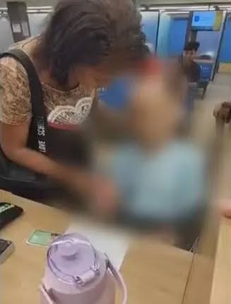 Vídeo: mulher leva idoso m*rto para fazer empréstimo em banco no RJ 