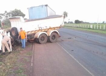 Motociclista m*rre e outras duas pessoas ficam feridas em grave acidente na BR-262