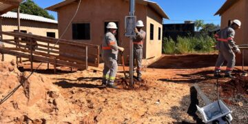 Comunidade Mandela começa a receber padrões de energia