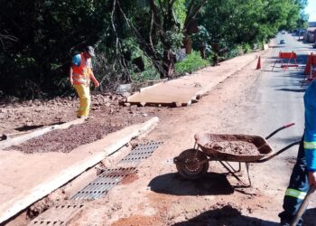 Prefeitura intensifica serviços de limpeza e manutenção das vias