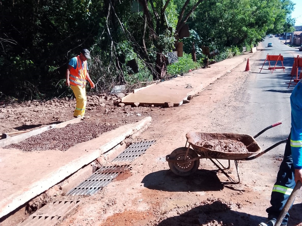 Prefeitura intensifica serviços de limpeza e manutenção das vias