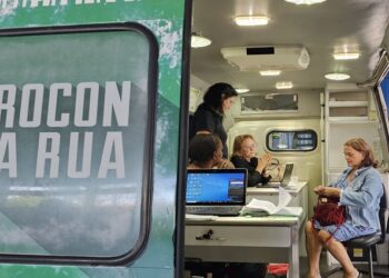 Ação Procon na Rua atende comunidade em unidade da Apae