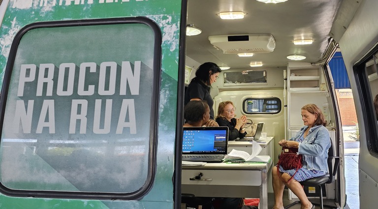 Ação Procon na Rua atende comunidade em unidade da Apae
