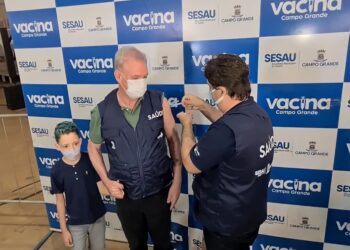 “Vacinem-se”: com surto e situação de emergência na Capital, Geraldo Resende faz apelo pela vacinação e medidas preventivas