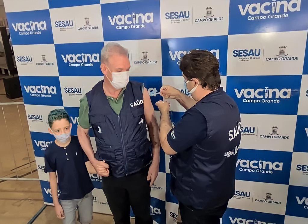 “Vacinem-se”: com surto e situação de emergência na Capital, Geraldo Resende faz apelo pela vacinação e medidas preventivas