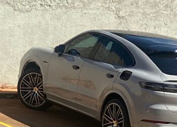 Filho de empresário dirigia Porsche de R$ 1,2 milhão que causou acidente e morte de moto entregador; ele foi ouvido e liberado 