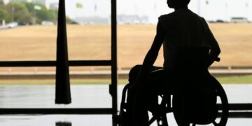 Lei garante a estudantes com deficiência vagas de estágio nos órgãos estaduais
