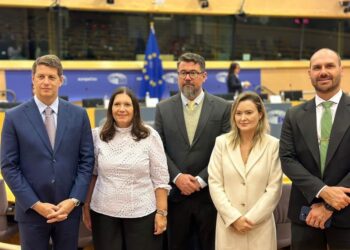 Dono de discurso “menos estado”, Pollon gasta R$ 10 mil em diárias para criticar Lula e Moraes na Europa