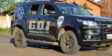 Jovem é preso e boca de fumo é fechada no Santa Emília 