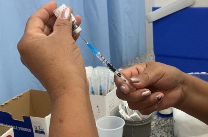 Dourados recorre a equipes extras, dia D e até carro de som para buscar meta de vacinação contra a dengue