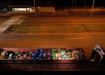 Mais de 26 toneladas de maconha, armas e munições são presas em Iguatemi