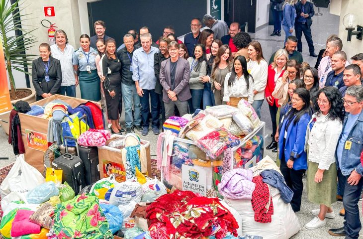 Servidores entregam roupas, cobertores e solidariedade em reta final da campanha