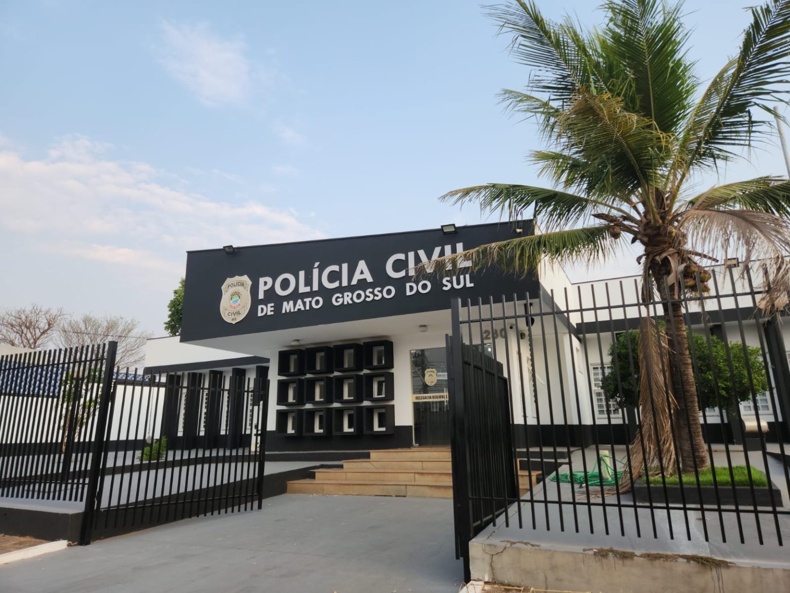 Homem é preso após ameaçar enteada em Coxim