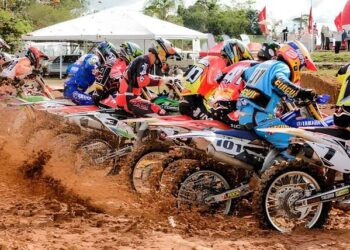 Treta por causa de emenda “inexistente” em evento de motocross tem turma do “deixa disso” e tomate cru entre pré candidato a prefeito e ex-secretário