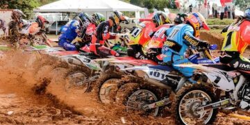 Treta por causa de emenda “inexistente” em evento de motocross tem turma do “deixa disso” e tomate cru entre pré candidato a prefeito e ex-secretário