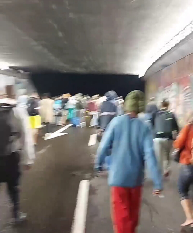 “Água na cintura”: Metereologista que morou em MS mostra situação no RS e mudança no meio da madrugada; vídeo 