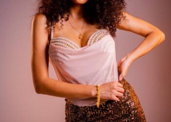 Palco Sesc terá sucessos do pop brasileiro e músicas autorais, com Dany Cristinne