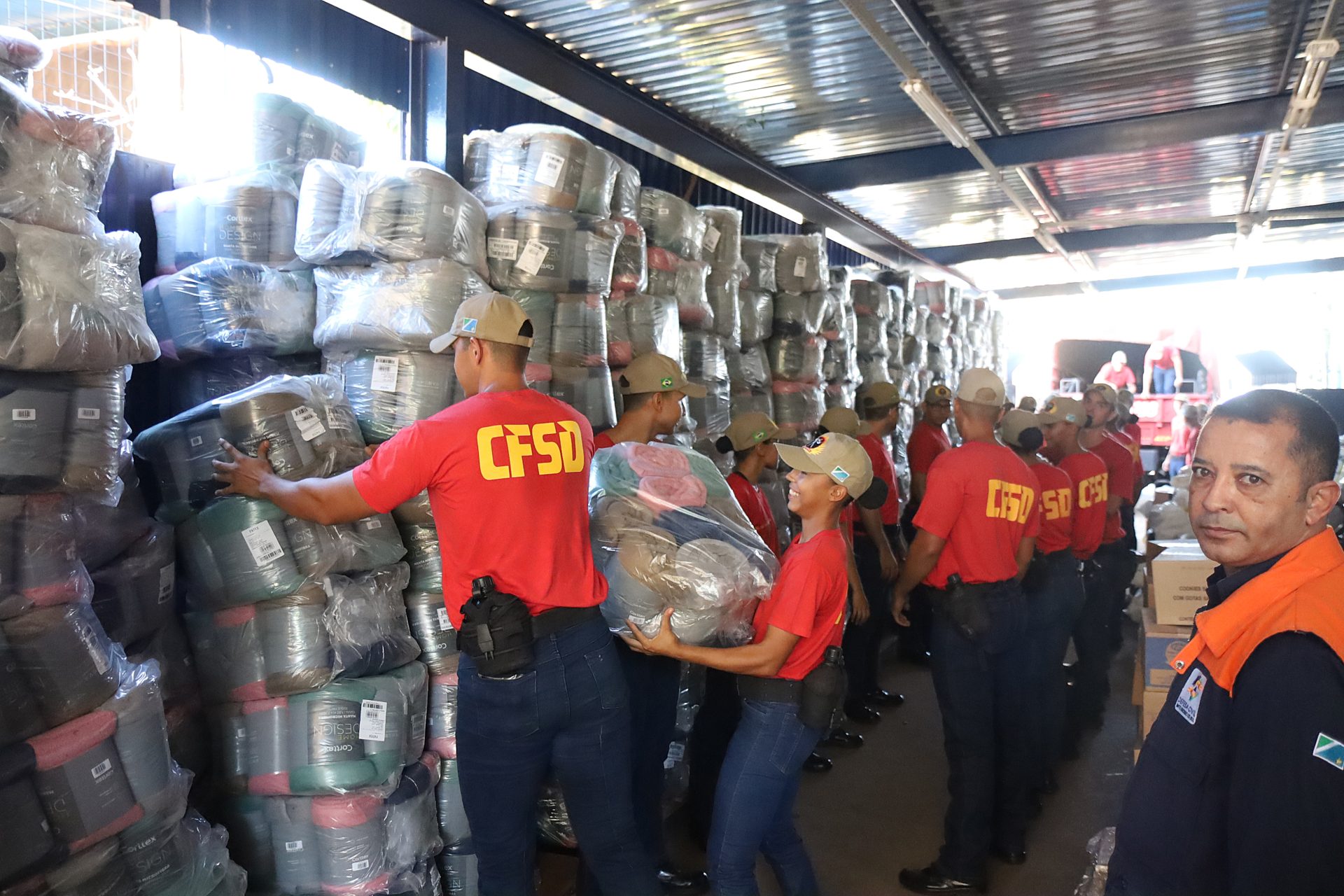 Governo de MS envia 15 mil cobertores para Rio Grande do Sul